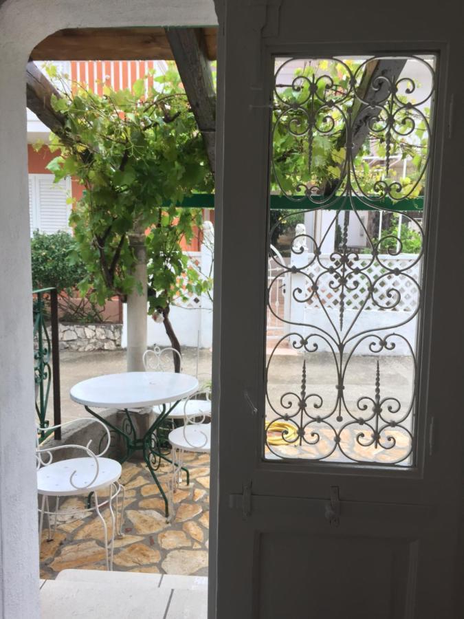Vintage House For Rent 60M From Sea Daire Baška Voda Dış mekan fotoğraf