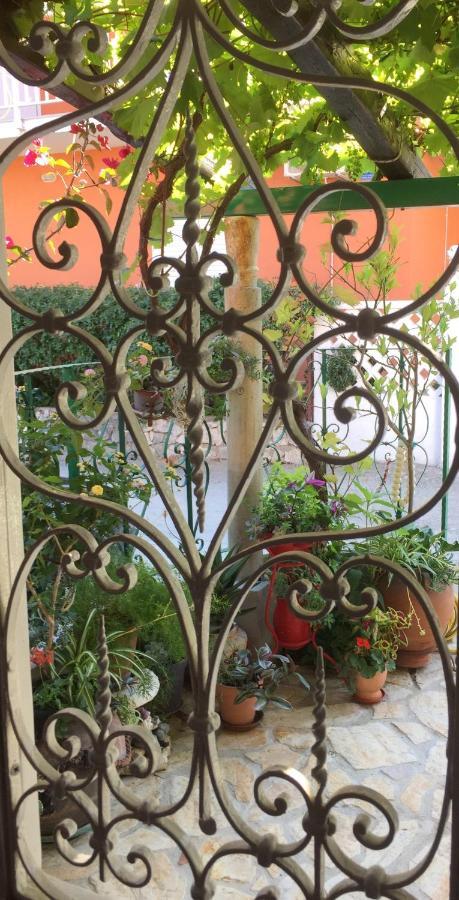 Vintage House For Rent 60M From Sea Daire Baška Voda Dış mekan fotoğraf
