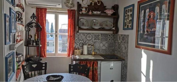 Vintage House For Rent 60M From Sea Daire Baška Voda Dış mekan fotoğraf